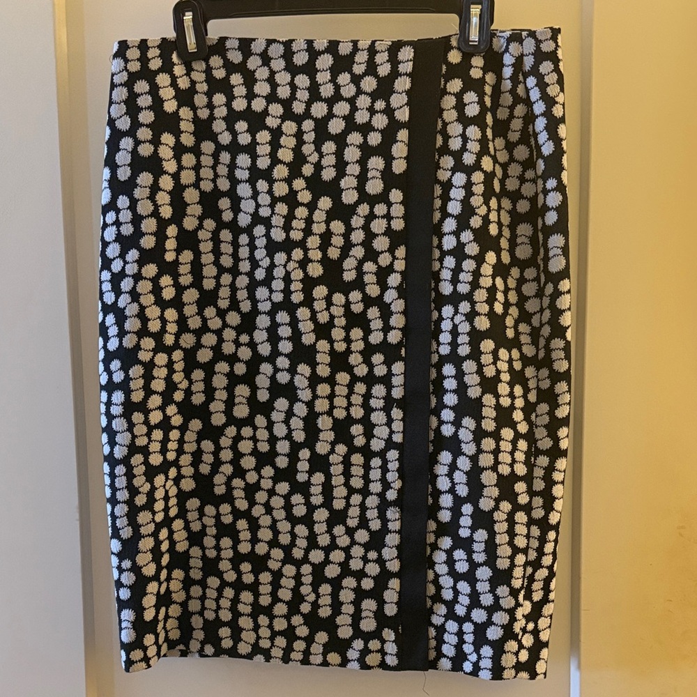 Ann Taylor Black and White Patterned Lined Pencil Skirt